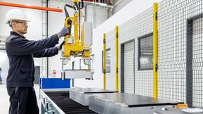 Ob gebrauchte Hochvoltbatterien ins Recycling gehen (wie hier bei Mercedes-Benz) oder weiterverwendet werden, ist abhängig von ihrem Zustand. (Bild: Mercedes-Benz)